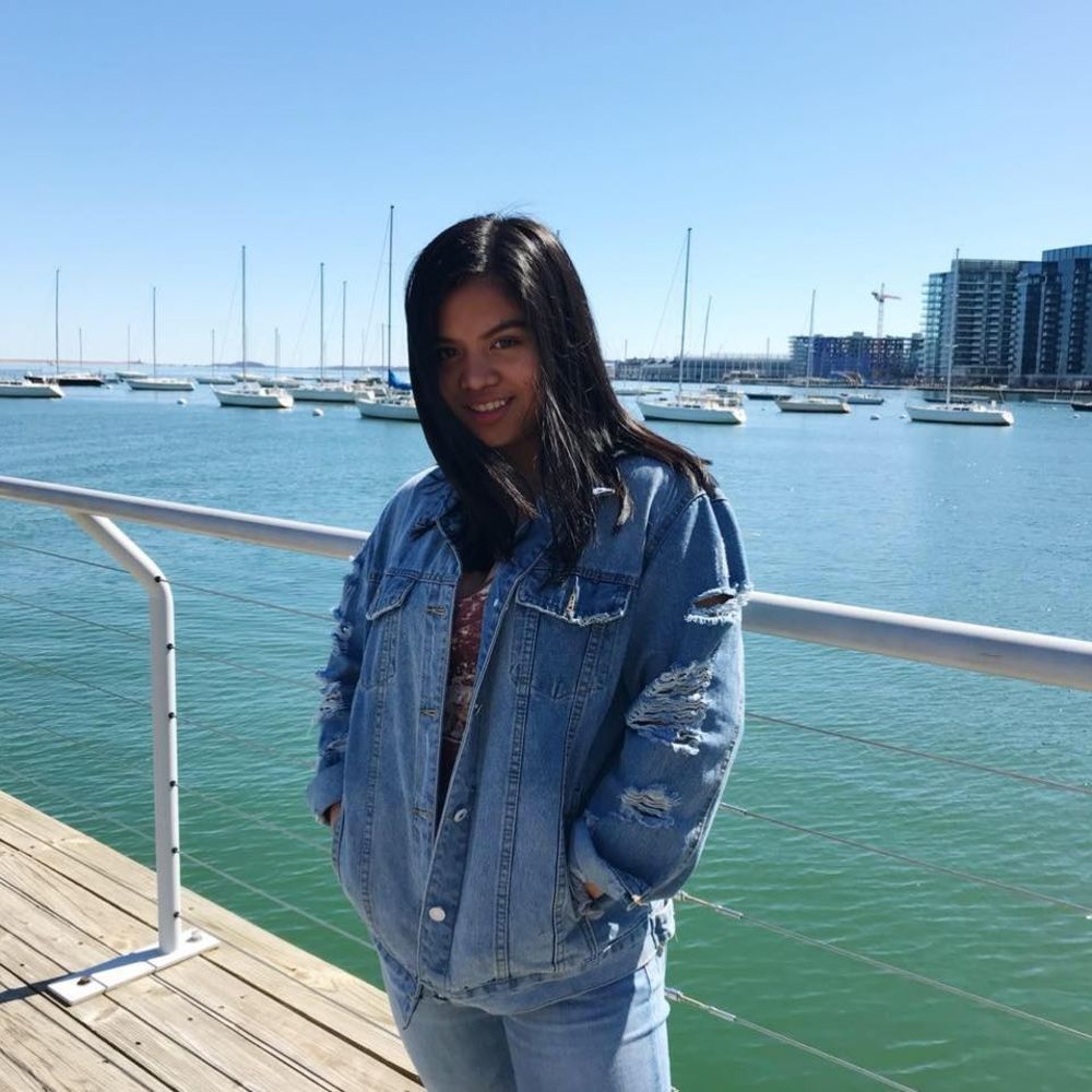 Meet your Posher, Ayessa